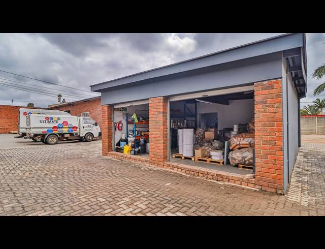 800M² BUILDING FOR SALE IN HERMANSTAD